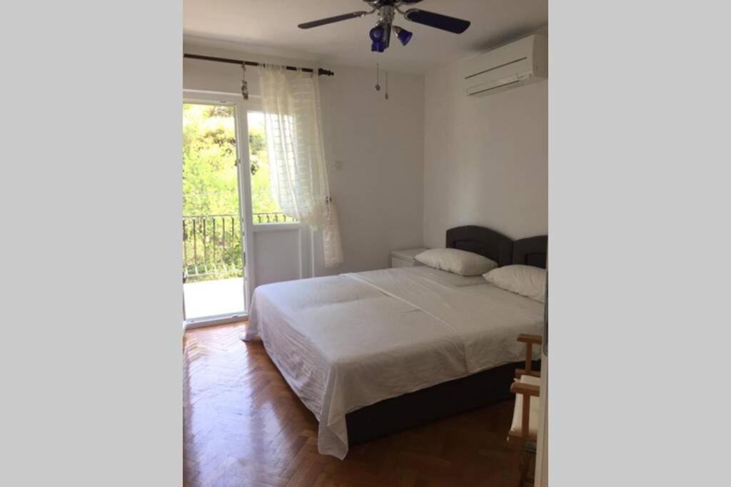 Whole villa in Primošten Esterno foto